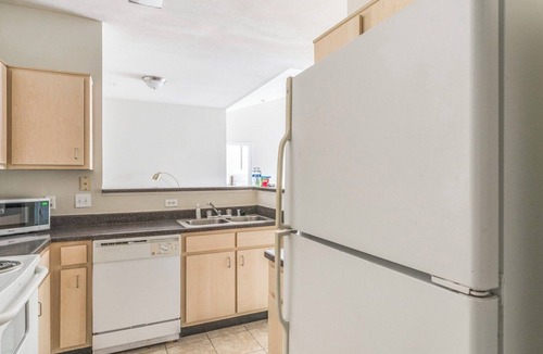 Southbelt/Ellington Apartment | Barsala l Charming 2BD Living Near Hobby Airport & Malls