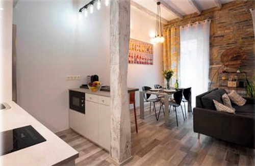 San Sebastian Centro Apartment | BartoloBeachApartment. 100m from La KONTXA Beach