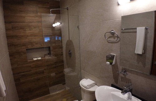 Centro - Supmza 001 Hotel | Bartolome Oceanfront Suites
