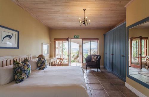 Bot River Villa | Barton Blue Crane near Hermanus Pool Hot Tub