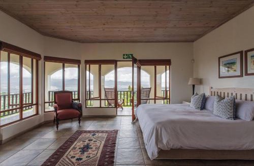 Bot River Villa | Barton Hammerkop Villa nr Hermanus - HotTub Pool