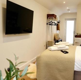 Barton-on-Sea Apartment | Barton Hollow