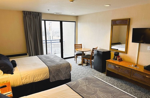 Jackpot Hotel | Bartons Club 93