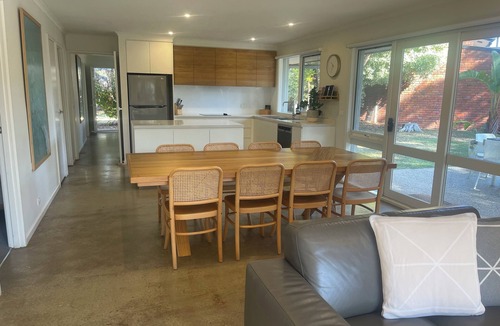 Barwon Heads House | BARWON ABODE - BARWON HEADS Coastal Getaway with Spacious Yard and Kayaks