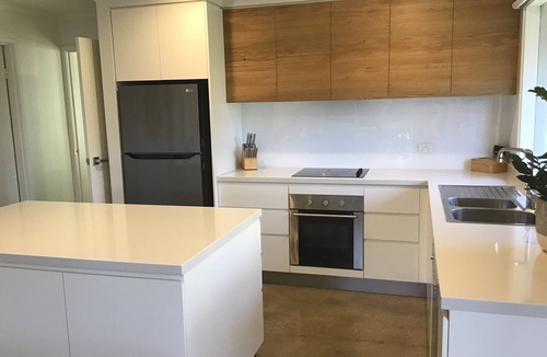 Barwon Heads House | BARWON ABODE - BARWON HEADS Coastal Getaway with Spacious Yard and Kayaks