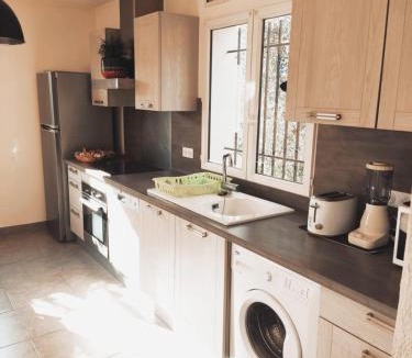 Contes House | Bas de villa. Côte d'Azur, à 20 kms de Nice