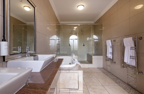 Die Hoewes Hotel | Basdenwood Hotel