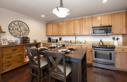 Silvercreek Condo | Base Camp 304 1 Bedroom Condo by RedAwning