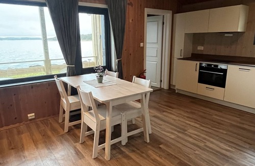 Ulvsvag Cabin | Base Camp Hamarøy