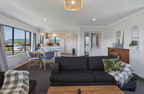 Rotorua House | Base Camp on Matipo - Great Location with Games Room
