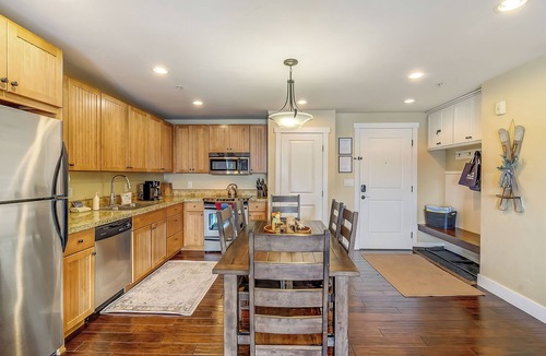 Silvercreek Condo | Base Camp One Escape | Pool & Views