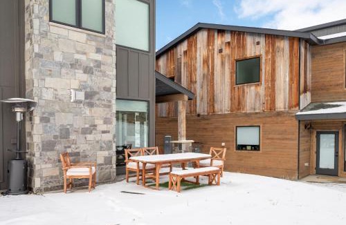 Silvercreek Villa | Base Camp Townhome #106