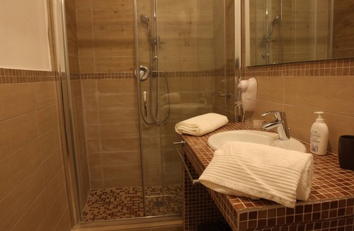 Mergellina House | Base Napoli B&B