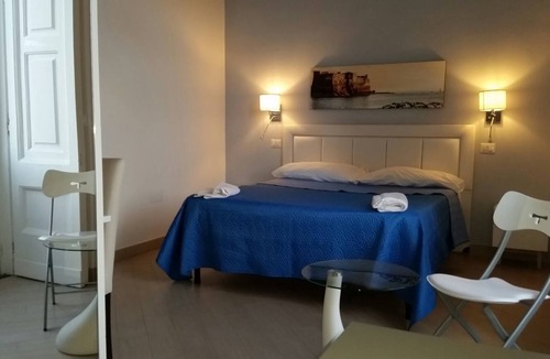 Mergellina House | Base Napoli B&B