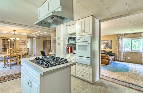 Wheatland House | Basecamp 6 bed Home near Power Plant, Glendo