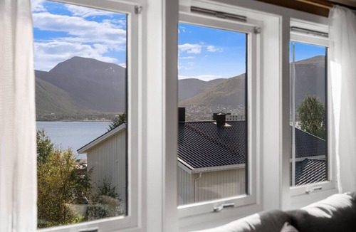 Tromso Apartment | Basecamp Dramsvegen – North Loft Retreat
