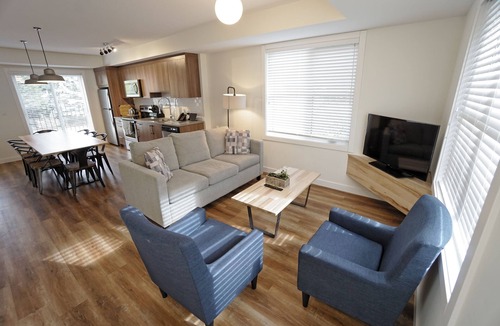 Canmore Apartment | Basecamp Resorts Canmore I Six Bedroom Apartment