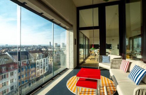 St. Johann Apartment | Basel City View Penthouse - Parking AC & Fast WiFi