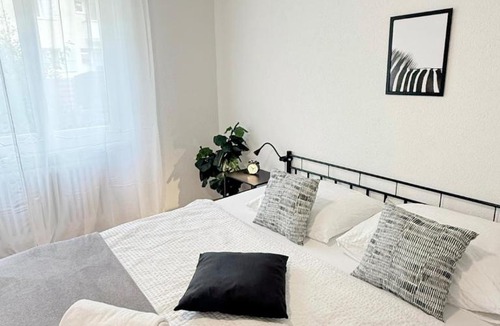 Munchenstein Apartment | BASELiving apartment with PRIVATE GARDEN