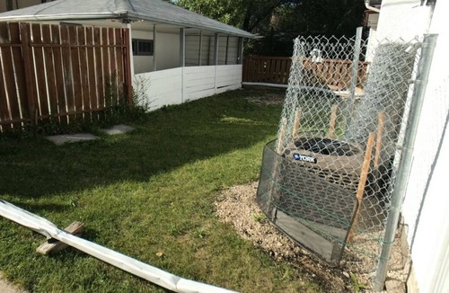 Tuxedo House | Basement 3 bdrm close to airport/everywhere Eat/Shop/Bus/Park/Cinema/Library ...
