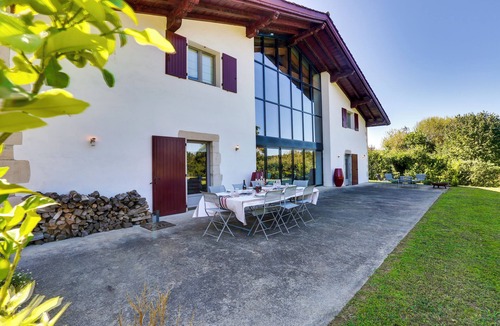 Ascain House | BASERRI -Completely renovated Basque farmhouse.
