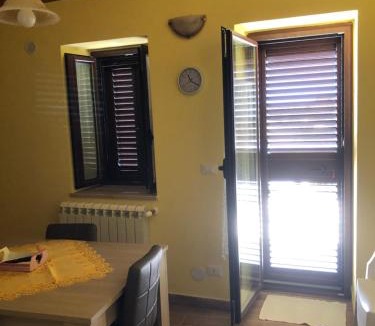 Basico House | Basicò un balcone sul mare-Casa I CARRUGGI- Case vacanza Sicilia&Toscana-