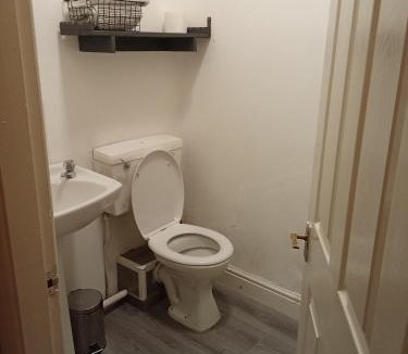 North Bitchburn Apartment | Basic 1 Bedroom 1st Floor Flat Apartment near Bishop Auckland Hospital