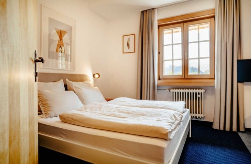 Bayrischzell House | Basic double rooms (16m²) - Hotel & Restaurant Alpenrose Bayrischzell