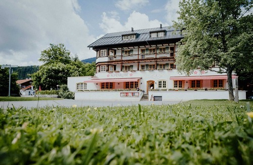Bayrischzell House | Basic double rooms (16m²) - Hotel & Restaurant Alpenrose Bayrischzell