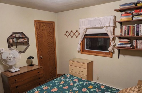 Pine River House | Basic lake house - only 2 hours from Milwaukee, 45 minutes to Oshkosh