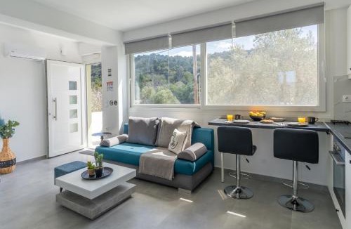 Monopari Apartment | Basil Leaf - Minimal View Retreat