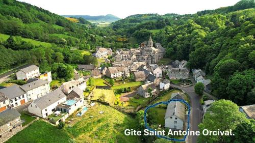 Orcival Apartment | Basilic, 4 pers. Villa Saint Antoine, Orcival, Sancy Auvergne