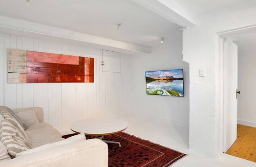 Mona Vale Apartment | Basin Beachfront by Beach Stays