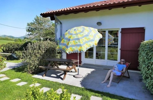 Louhossoa Apartment | BaskoParadis - Donkeys - Terrace - Bed 160 - Peace and quiet