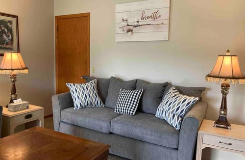 Afton Apartment | Bass Creek's Cozy Outback Country Retreat