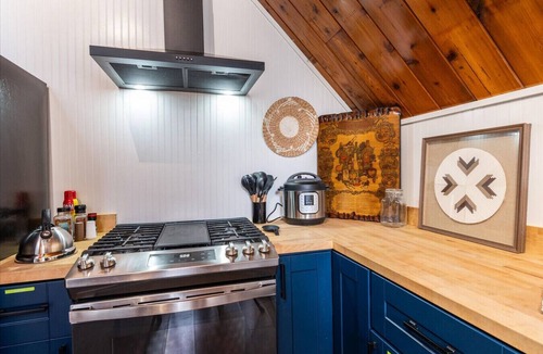 Oakhurst Cabin | Bass Lake Chalet- A Frame w/Hot Tub