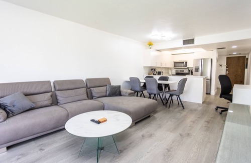 Clewiston Apartment | Bass & Sun Modern & Pool View ! 2/2 Bedroom