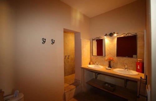 Roussillon House | Bastide Magnolia - Gite et chambres d 'hôtes, Roussillon - 2 nuits minimum