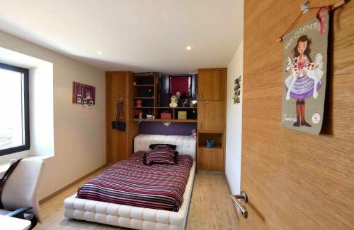 Caumont-sur-Durance House | Bastide neuve en Provence