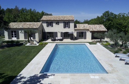 Eyragues Villa | Bastide provençale 12 pers with swimming pool, 2 steps from Saint-Rémy-de-Pce