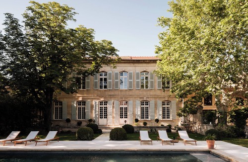 Eyragues House | Bastide with garden and swimming pool 10 minutes from Saint Rémy de Provence