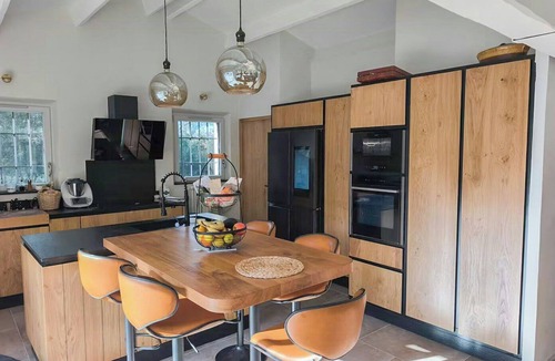 Rousset House | Bastide with Sainte-Victoire views near Aix