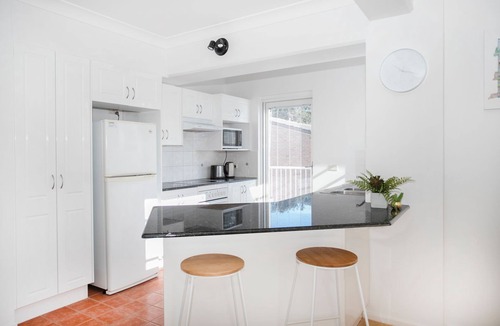 Denhams Beach Apartment | Batemans Bay’s Beach Holiday apartment 200 mts to Denhams and Surf Beach.