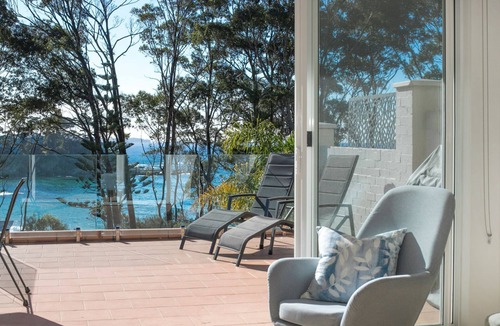 Denhams Beach Apartment | Batemans Bay’s Beach Holiday apartment 200 mts to Denhams and Surf Beach.