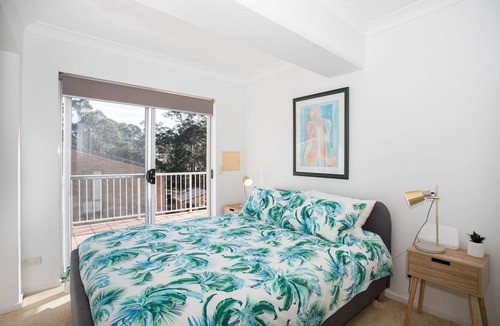 Denhams Beach Apartment | Batemans Bay’s Beach Holiday apartment 200 mts to Denhams and Surf Beach.