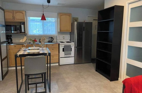 Courtenay Condo | Bates Beach Escape