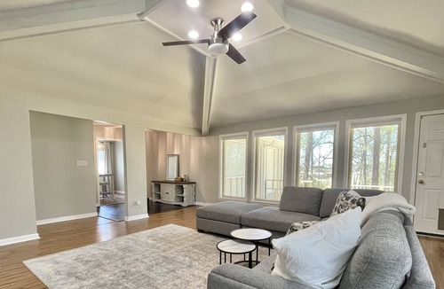 Batesville House | Batesville Newly Renovated 3 Bed 2 Bath
