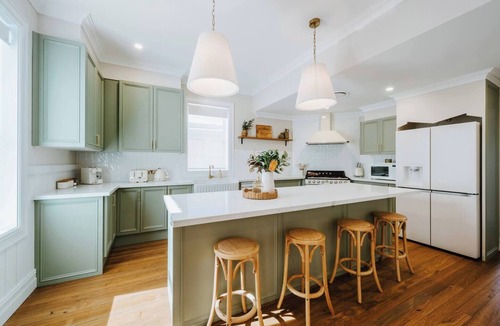 Central Mudgee House | Bathurst Lodge Historic Modern Retreat w Alfresco