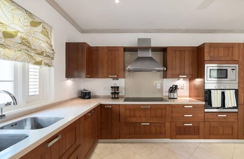 Mount Brevitor Villa | Battaleys Mews No. 24 – Refined West Coast Living Near Mullins Beach