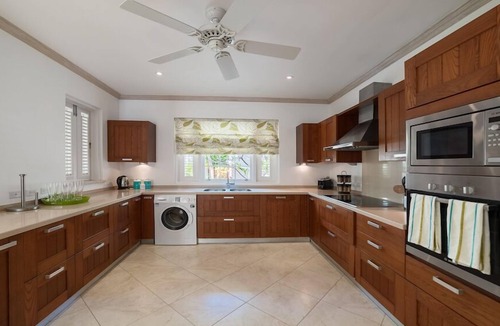 Mount Brevitor Villa | Battaleys Mews No. 24 – Refined West Coast Living Near Mullins Beach